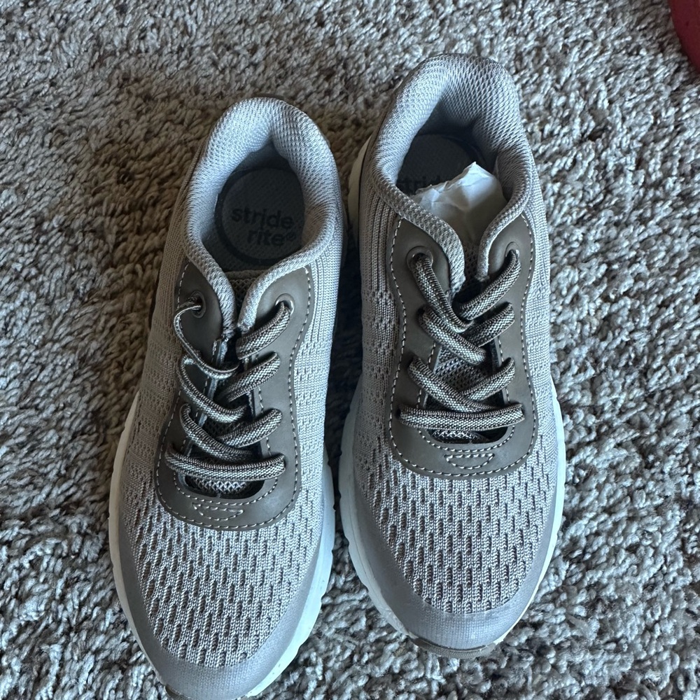 New without Box. Stride Rite Mick Boys Sneakers Walnut color, size 13M